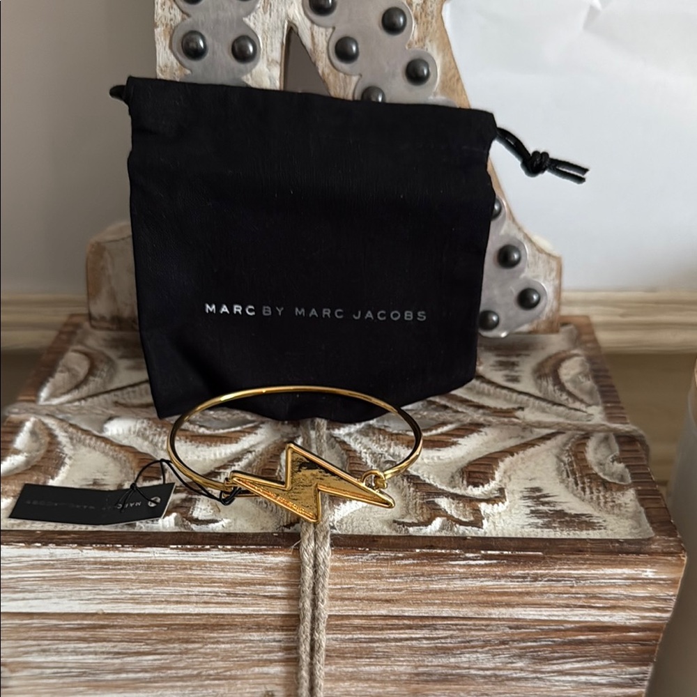 ***NWT Marc by Marc Jacobs Gold Lightning Bolt Bracelet***
